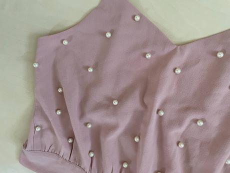 Crop top s našitými perličkami, vel není cca s, mě, s