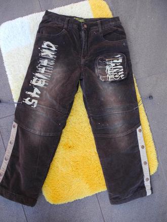 Podšité manšestráky, monsoon,134