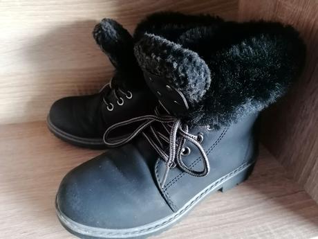 Černé kotníkové boty vel 33, 33
