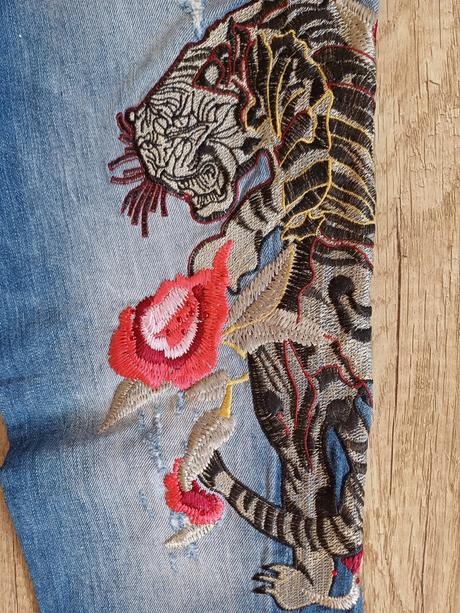 Mega balicek luxusni dziny guess a jine, guess,s