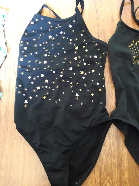 Plavky černé s nápisem, decathlon,146