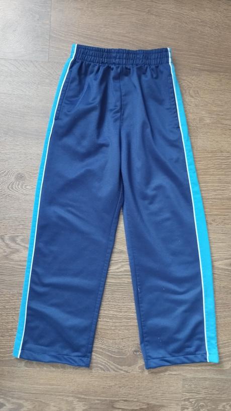 Lesklé tepláky, 140