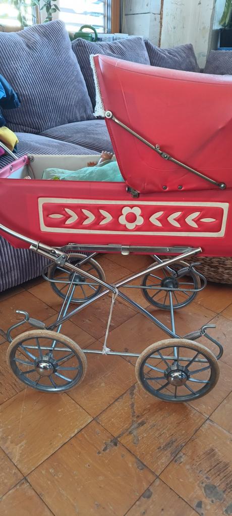 Retro kočárek pro panenky,