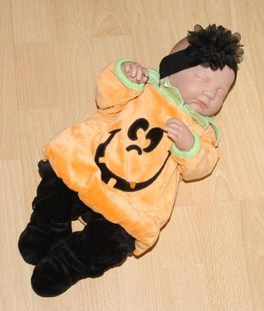 Teplejší sametový overal na halloween+čelenka, 