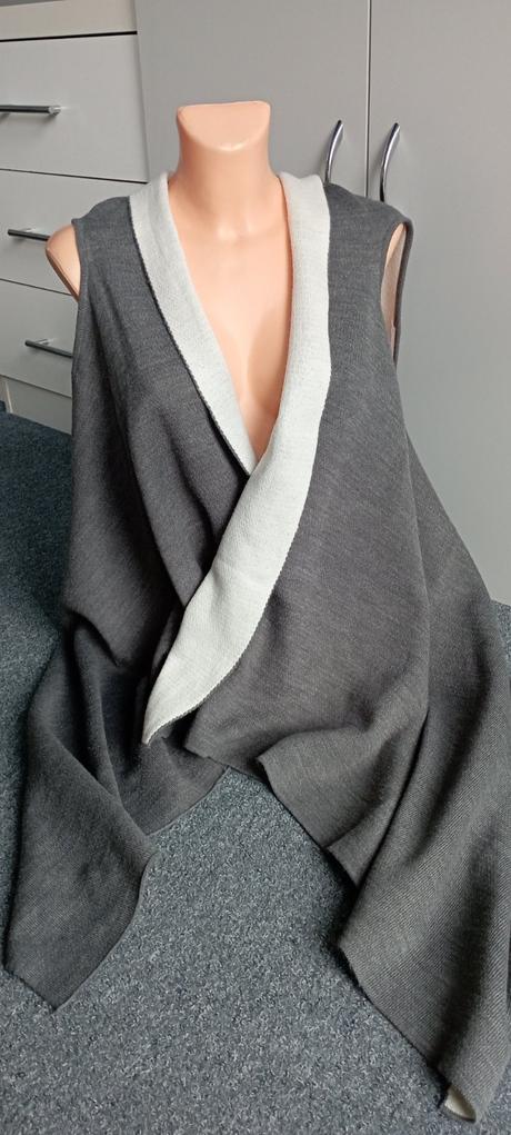 Vesta bez zapínání vel."univerzální", 