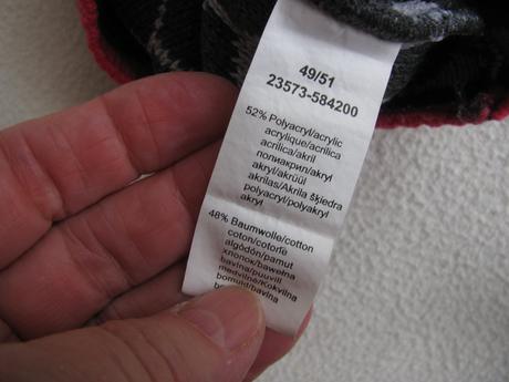 Dívčí šedá čepice se srdíčky, 98