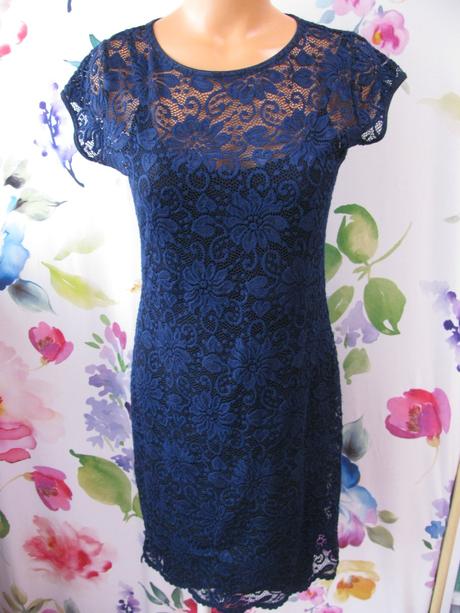 Společenské modré krajkové šaty, 38