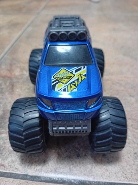 Auto 4x4 se zvukem, dickie toys, 