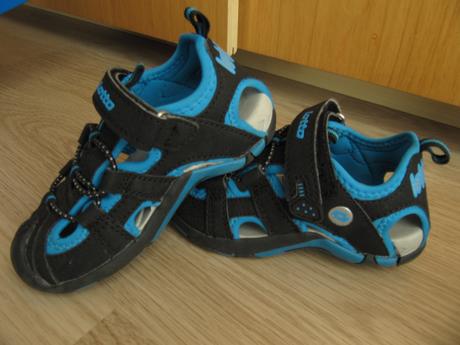 2x sandály, dvojčata, 28