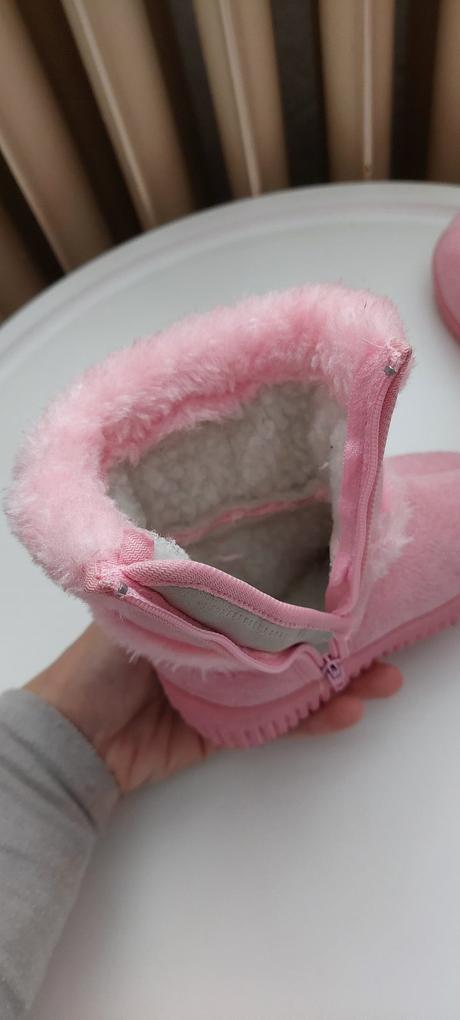 Dívčí válenky, 20