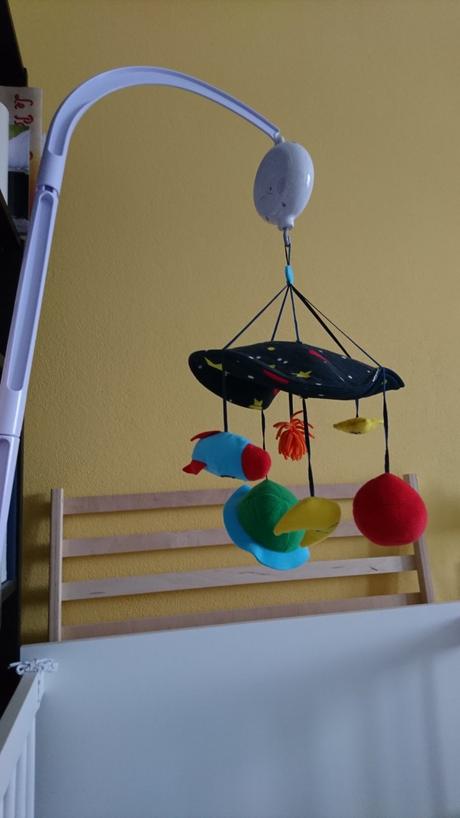 Kolotoč nad postýlku, 