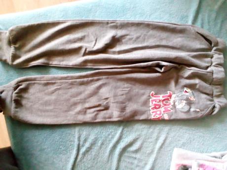 Tepláky silnější, 146