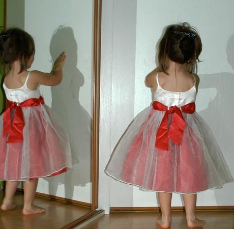 Slavnostní sváteční společenské šaty - vada, 92