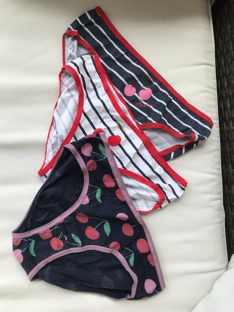 3x kalhotky třešničky, 146
