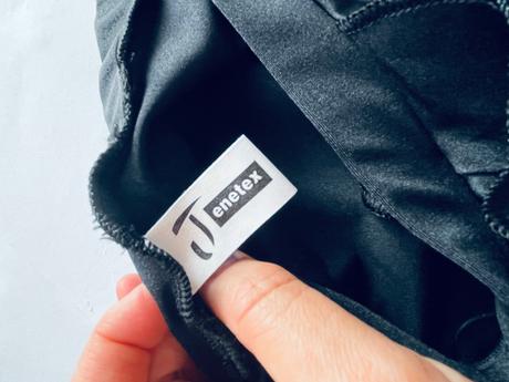 An11/ sukně černá s rozparkem - v.cca xs /s, xs