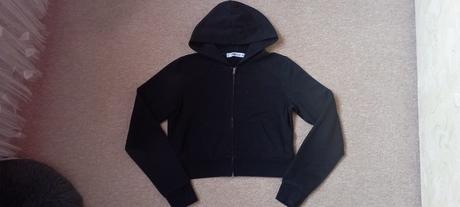 Mikina crop-top zn."fb sister" vel."xs" i větší, xs