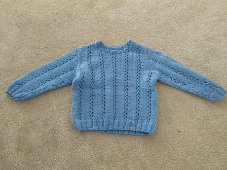 Světle modrý svetřík, 92