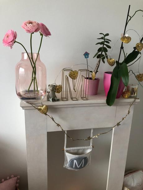 Krb římsa konstrukce rám topeniště bílá konzole, 