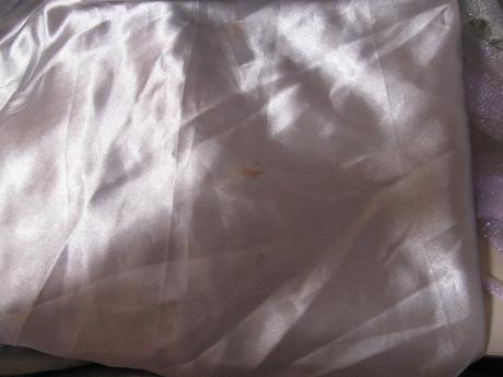 Krásné kostýmové šaty s přehozem čarodějka,