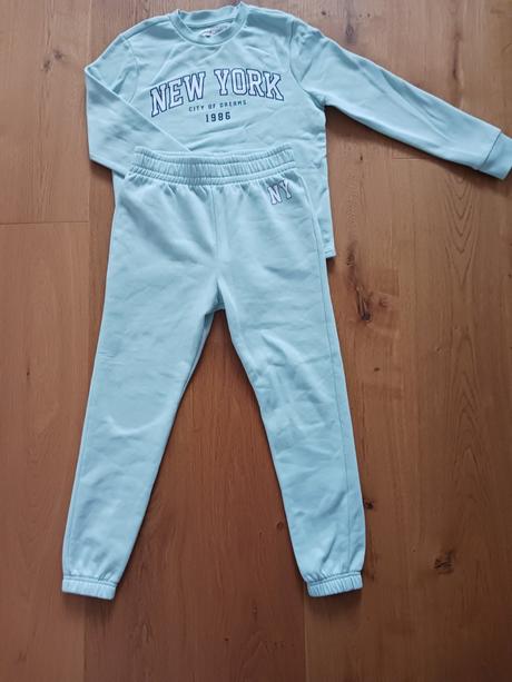 Tepláková souprava č.140, 140