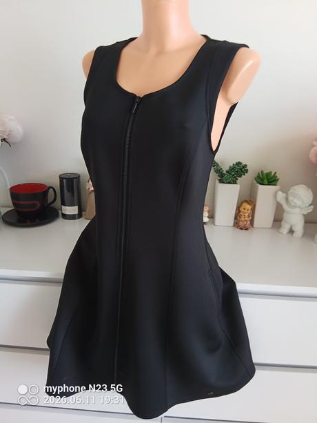Šaty neopren zn."elevenparis" vel."m", m