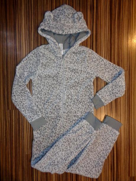 Teploučký měkoučký overal-šedý se srdíčky 134/140, c&a,134