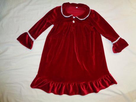 Červené sametové šaty, 110