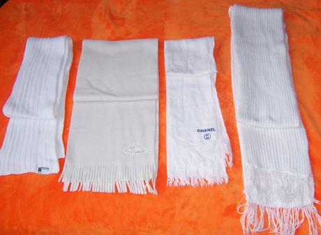4x bílá šála,