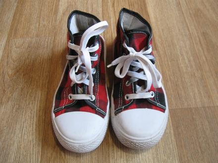 Kotníkové plátěnky, 34