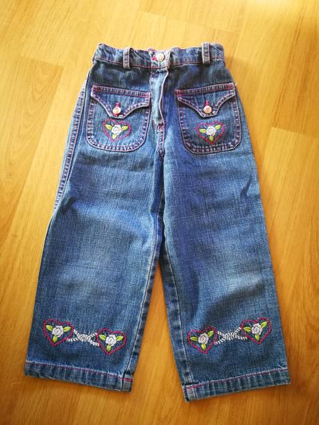 Džínové  kalhoty 3/4 s výšivkami, vel. 122, 122