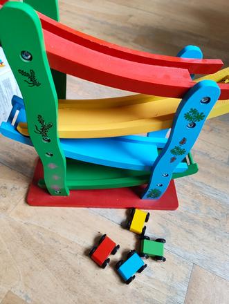 Dřevěná autodráha 'cikcak', 