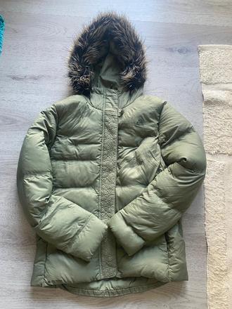 Krásná péřová bunda nike velikost 40/l, nike,40