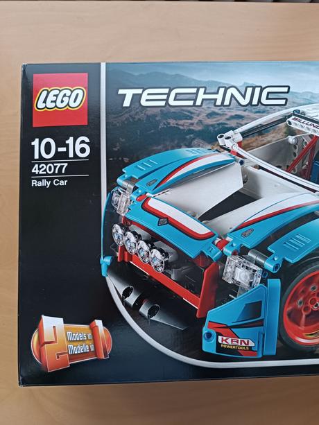 Lego technic 42077 závodní auto,