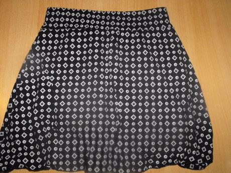 Čierna vzorovaná balónová sukňa, 104