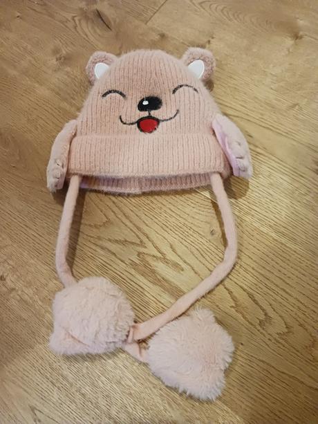 Čepička pohyblivé uši., 