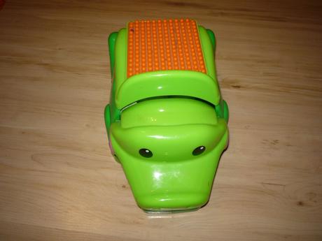 Větší hrající krokodýl fisher price,