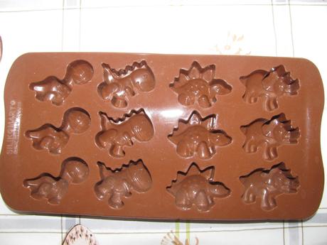 Silikonová forma na pralinky-dinosauři,