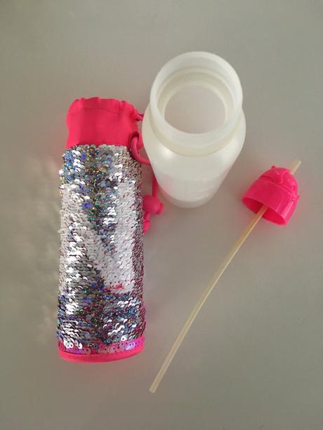 Láhev s obalem justice,