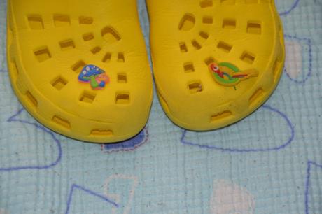 31 32 žluté nazouváky s obrázky, 32