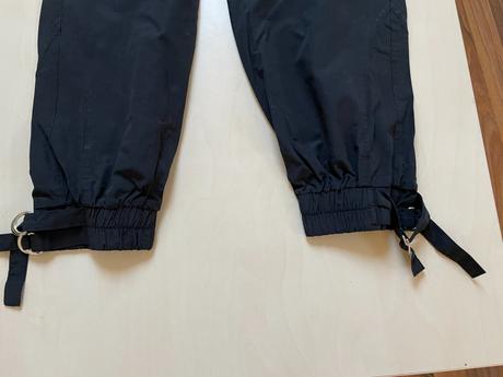 Černé kargo kalhoty, vel 12 ans ale řekla bych vět, 152