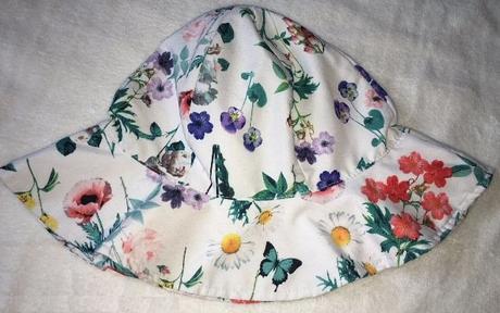 Bílý romantický klobouk, motiv květy, vel. 4-6y, h&m,104