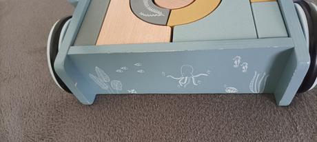 Dřevěný vozík little durch s kostkami, 