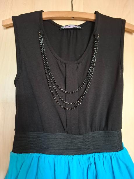 Šaty s řetízkem vel 140/146, 140