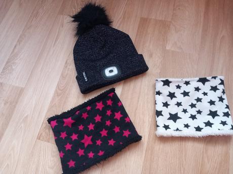 03 - sada čepice a dvou nákrčníků - cca 8 - 12 let, 