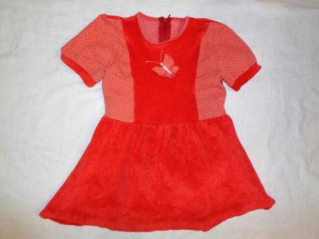 Kouzelné červené sametové šaty s motýlem, 98