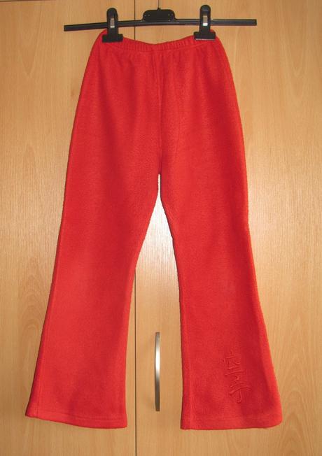 Červené flaušové kalhoty, 128