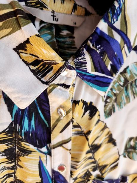 Vzorovaná halenka bez rukávů s uzlem vel. l / 42, tu,l