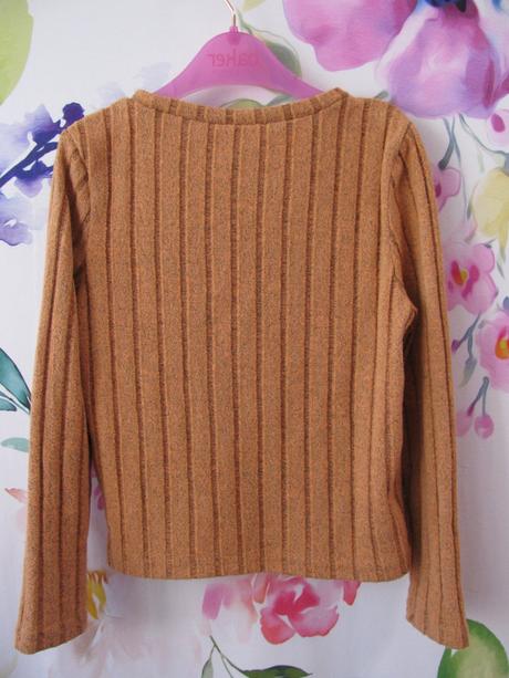 Hezká pružná dívčí halenka, 122