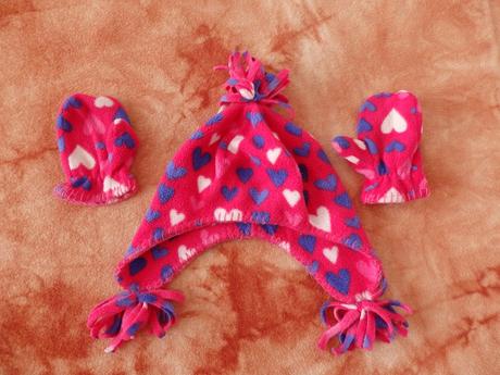 Čepička a rukavičky se srdíčky, f&f,92