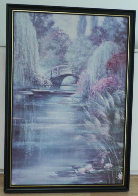 Velky obraz v cernem ramu, 